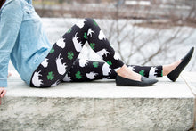 Load image into Gallery viewer, Cozy Buffalo Irish Leggings